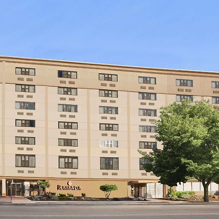 Ramada By Wyndham East Orange Hotel Exterior foto